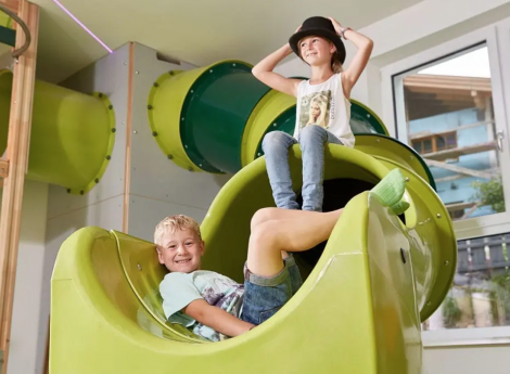 Familienurlaub im Wellnessresort, ohne Stress Symbolfoto