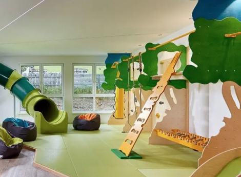 Familienurlaub im Wellnessresort, ohne Stress Symbolfoto